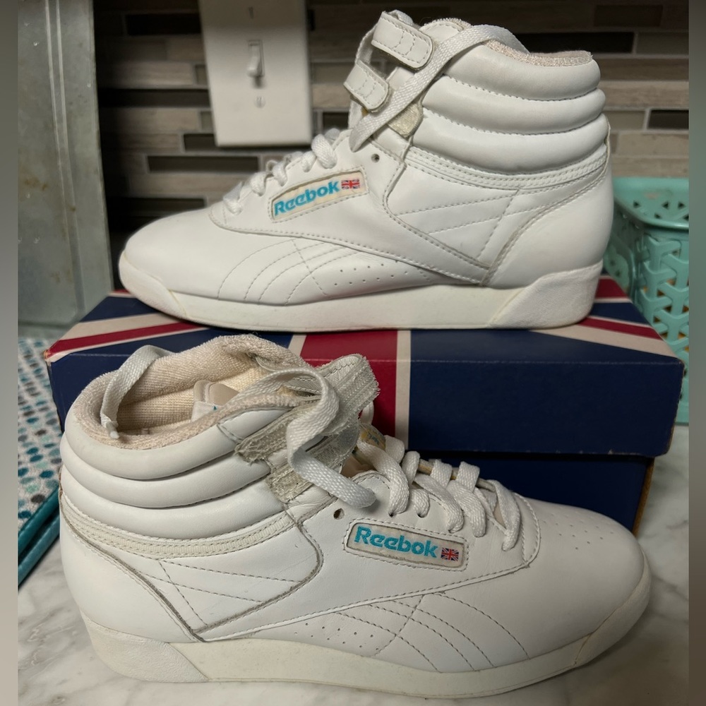 Vintage Reebok Classic hi tops ‘99 size 6W